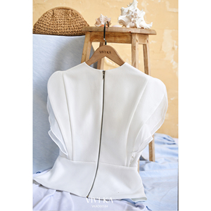 Blusa Elegante de Poliéster y Spandex para Mujer, Cuello Redondo, Manga con Volantes en Capas, Peplum, con Cinturón Hecho a Mano, Diseño Personalizado SOLI, ODM OEM - Product Image 6