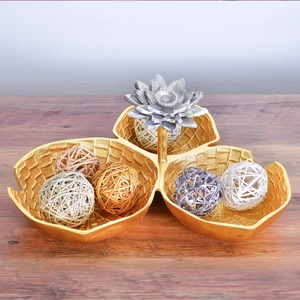 Cuenco decorativo 3 en 1 de latón dorado con diseño floral plateado, perfecto para entretenir a los invitados, como centro de mesa y como artículo de regalo. - Product Image 4