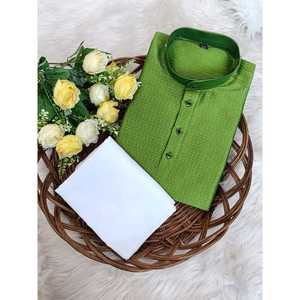 เสื้อแจ็คการ์ดผ้าไหมพร้อมเพย์จามาแบบดั้งเดิมมีสีเขียว - Product Image 1