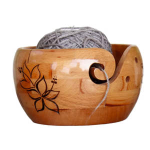 Cuenco de madera hecho a mano para hilo de tejer y ganchillo, soporte de hilo de madera maciza bicolor con recorte en espiral, accesorios portátiles para tejer - Product Image 2