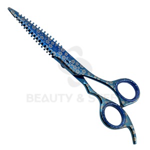 กรรไกรตัดผมสีน้ำเงินเข้มระดับมืออาชีพ พร้อมดีไซน์ใบมีดลายทางและแกนหมุนประดับอัญมณีเพื่อการจัดแต่งทรงผมอย่างแม่นยำ - Product Image 6