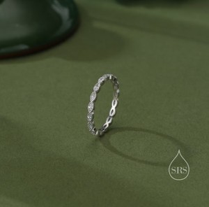Anillo Infinito Marquise con Circonitas en Plata de Ley, Anillo Delgado con Cristales Marquise en Plata o Oro - Product Image 1