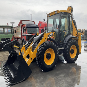 รถตักล้อยาง JCB 4CX ขนาดกะทัดรัด ประสิทธิภาพสูง รับน้ำหนักได้ 4 ตัน เหมาะสำหรับงานฟาร์ม พร้อมเครื่องยนต์ เกียร์ ปั๊ม และชิ้นส่วนหลัก - Product Image 2