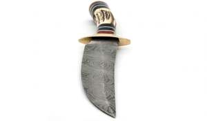 Couteau utilitaire artisanal en acier damas à motif plume, pointe clip, manche en corne de cerf empilée, garde en laiton - Product Image 4