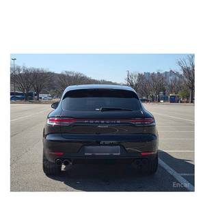 Pour Porsche Macan 2.0 avec caméra de recul, sièges en cuir, conduite à gauche - Modèle mars 2019, 21 500 km - Product Image 4