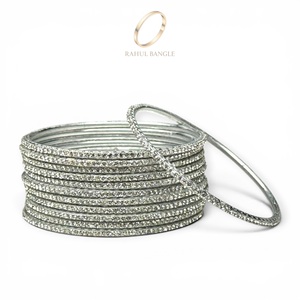 Juego de Brazaletes de Plata de Alta Calidad, Brillantes, Modernos y Elegantes, de Acero Inoxidable con Cristales y Pedrería, para Bodas y Fiestas - Product Image 2