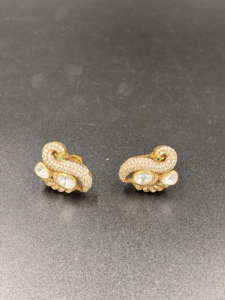 Boucles d'oreilles de luxe plaquées or 22 carats avec micro-incrustation de cristaux, design paon, pour femmes - Product Image 6