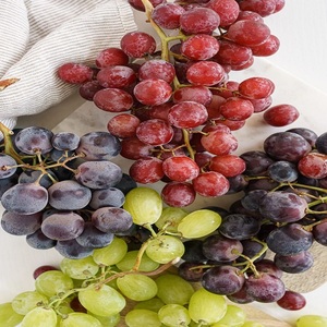 Uvas Frescas de Color Rojo Brillante, Dulzura Natural y Textura Firme, Ideales para Tiendas de Comestibles, Restaurantes, Cafeterías y Vendedores de Frutas - Product Image 4