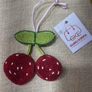 Colgante de alta calidad hecho a mano, estilo bohemio cristiano, con perlas de imitación y cuentas de vidrio lampwork en forma de símbolo de la paz, para bolso. - Product Image 1