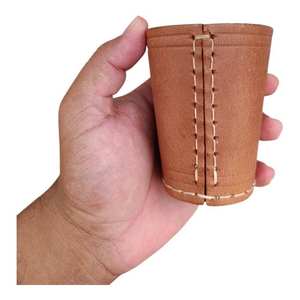 Gobelets à dés cylindriques en cuir PU noir, accessoires de jeu de casino et de poker, gobelets à dés durables de haute qualité et écologiques - Product Image 6