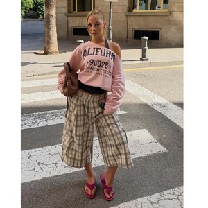 Women's Asymmetric Off-Shoulder Sweatshirt <b>Pink</b> Letter Print Drop-Shoulder <b>Long</b> <b>Sleeve</b> Oversized Knitted <b>Top</b> Casual Style - Product Image 4