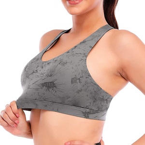 Nuevo Conjunto de Yoga Sin Costuras para Mujer: Top Halter con Cuello en V y Espalda Cruzada, Sujetador Deportivo con Aberturas, Shorts y Ropa de Gimnasio para Entrenar que Realza la Figura - Product Image 5