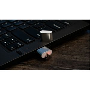 Lettore di Schede di Memoria in Acciaio di Qualità con Portachiavi per Trasferimento Rapido dei Dati, Compatibile con Windows - Adattatore e Connettori - Product Image 2