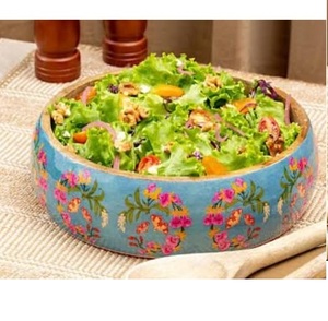 Tazón de madera redondo impreso con pegatinas para servir ensaladas, de calidad sostenible, para decoración de mesa de boda. - Product Image 1