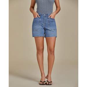 2025 pantalones cortos vaqueros de mezclilla informales de tiro medio a la moda para mujer, ajustados, desgastados, cortados con bolsillos de decoración de botones - Product Image 5