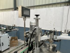 Máquina etiquetadora de botellas cuadradas - Product Image 4