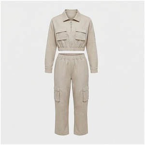 Ensemble pantalon cargo en coton beige 2 pièces pour femme avec col rabattu, manches longues, tenue décontractée de printemps, coupe régulière, couleur unie - Product Image 1