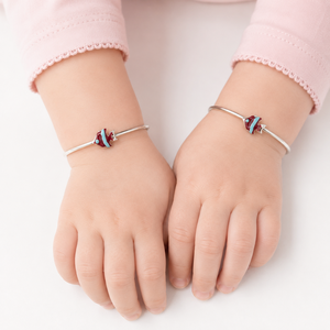 สร้อยข้อมือเงินแท้ 925 ประดับปลาเคลือบสีสไตล์ทรอปิคอล ขัดเงาอย่างดี ปรับขนาดได้ เหมาะสำหรับเด็กผู้หญิง แฟชั่นเครื่องประดับ ของขวัญ ใส่ได้ทุกวัน ใส่ไปงานปาร์ตี้ - Product Image 1