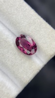 Piedra Preciosa Suelta de Espinela Natural Certificada por IGI, Corte Ovalado, con Excelente Brillo, 2.80 Quilates