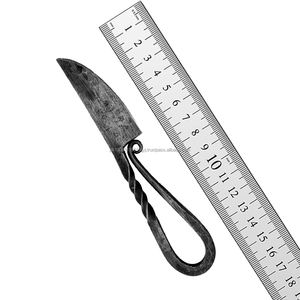 Couteaux à découper élégants médiévaux en acier au carbone forgé faits à la main avec couverture en cuir Meilleur couteau industriel utilitaire OEM personnalisable - Product Image 1