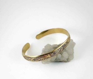 Bracelet de poignet artistique en cuivre massif, réglable, fait main, accessoire de bijouterie unisexe, produit de qualité export. - Product Image 3