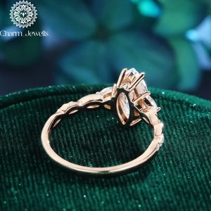 Bague de fiançailles Charm Jewells en moissanite taille coussin, monture à griffes en or rose, classique pour femme, certifiée IGI, 3 grammes - Product Image 6