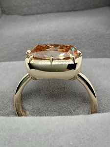 แหวนมอสซาไนต์ทรงเอ็ดเวิร์ด รูปไข่ยาว ประดับด้วยทองคำ 14K บนตัวเรือนเงินแท้ 925 - Product Image 4