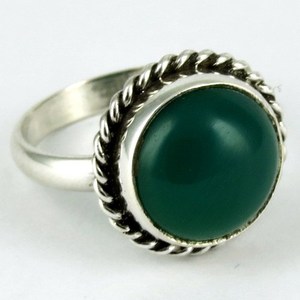 Bienvenidos a Shri Ashapura Jewels, el Centro de Anillos de Plata de Ley 925 con Piedras Preciosas de Ónix Verde, Estilo Bohemio Cristiano - Product Image 2
