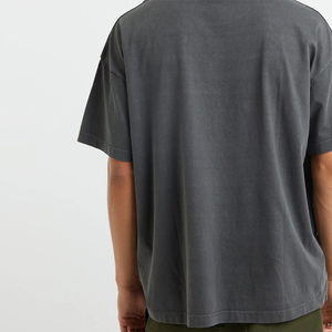 Camiseta de hombre de corte holgado, estilo casual, de algodón, transpirable, suave, para uso diario y a precios asequibles. - Product Image 2