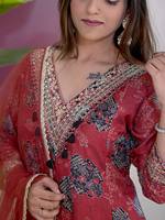 Avec les ensembles de costumes afghans les plus vendus et décorés avec le meilleur travail manuel et les impressions avec la taille disponible