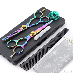 Kit Profesional de Peluquería con Peine, Pinza, Navaja de Acero Inoxidable y Tijeras de Mango Largo para Diestros, Color Arcoíris - Product Image 4