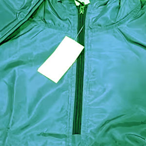 Ensemble de survêtement personnalisé confortable en nylon 100% teint uni, léger, pour l'entraînement et le sport, vente en gros - Product Image 2