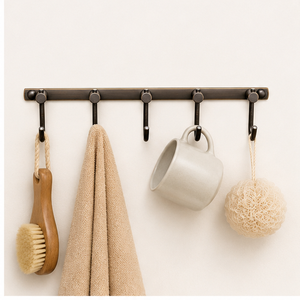 Perchero de pared de hierro forjado a mano, estilo rústico de granja, resistente, con 5 ganchos metálicos para abrigos, llaves y toallas. - Product Image 4