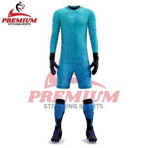 Tenue de Gardien de But Personnalisée pour Homme – Ensemble Maillot et Short à Manches Courtes pour Entraînement et Match – Personnalisation Nom et Numéro – Pack Gardien de But - Product Image 3