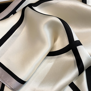 Foulard carré en satin de soie de mûrier de haute qualité pour femme, avec logo personnalisé OEM, imprimé géométrique, respirant, bandana, accessoire pour cheveux - Product Image 3