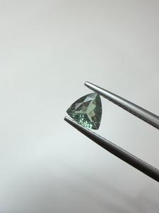 Alexandrite taille trionne, pierre précieuse non montée, vert pâle, facettée, pour collectionneur de bijoux, pierre à changement de couleur - Product Image 1