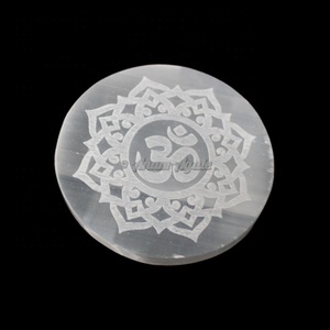 Venta al por mayor Natural naranja selenita Vida de flor grabado placa de carga curación Reiki grabado selenita energía limpieza placa - Product Image 4