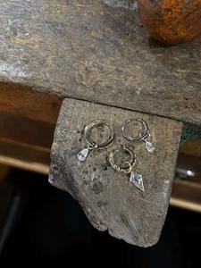 Pendientes de Aro Redondos Flotantes de Oro Sólido de 14K, Joyería de Lujo Minimalista y Brillante, Regalo para Mujeres, Bodas, Aniversarios y Fiestas - Product Image 2