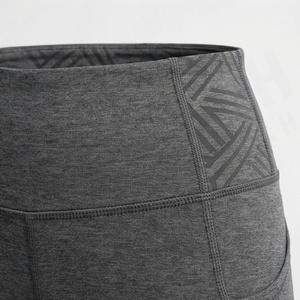 Vêtements de sport en gros sur mesure : Ensemble de yoga pour femmes, hauts de fitness à manches longues pour la course et la gym - Product Image 5