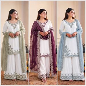 Ensemble Kurti et Palazzo en pur coton brodé avec dupatta en soie Tabby et travail de sequins, prêt à porter pour femme - Product Image 5