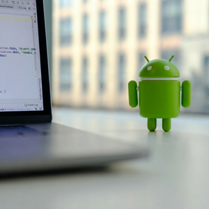 UNIVENTURE: Programas de Aceleración de Tráfico para Desarrolladores Profesionales de Android y Marcos de Trabajo de Software Móvil Dirigidos para Empresas - Product Image 3