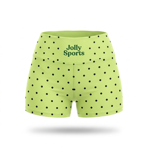 Shorts de sport pour femmes en polyester et élasthanne de qualité supérieure, dégradé violet avec panneaux latéraux noirs, logo personnalisé par sublimation. - Product Image 2