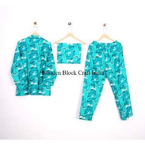 ชุดนอนผ้าฝ้ายพิมพ์ลายบล็อกสีฟ้าอ่อนสำหรับผู้หญิง เนื้อผ้านุ่ม ระบายอากาศได้ดี เหมาะสำหรับการพักผ่อน การนอนหลับ และสวมใส่สบายๆ - Product Image 4