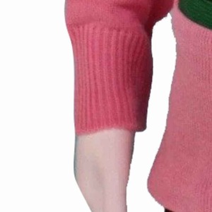 กรีก เอ | เสื้อแจ็คเก็ตคาร์ดิแกนถักไหมพรมสีชมพูและสีเขียว แขนยาว สไตล์วินเทจ สำหรับผู้หญิง ของชมรม KA Sorority - Product Image 3