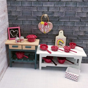 Muebles de casa de muñecas de madera en miniatura-Juego de ollas temáticas del Día de San Valentín Tabla de cortar Plato de papel Decoración colgante Multi juguete - Product Image 3