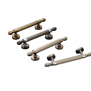 Poignée de porte intérieure réglable HI SAFE, quincaillerie moderne de qualité supérieure pour porte à ouverture à droite avec garantie d'un an - Product Image 1