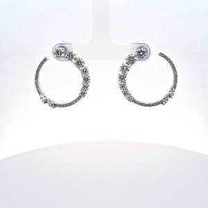 Pendientes de Aro Abiertos de Oro Blanco de 14K con Diamantes Graduados para Mujer, Elegantes Pendientes de Aro en Forma de C con Circonitas, Joyería Fina para Novia - Product Image 2