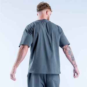 T-shirt gris à manches courtes et col rond pour homme, coupe classique, décontracté, en jersey tricoté uni, design simple - Product Image 3