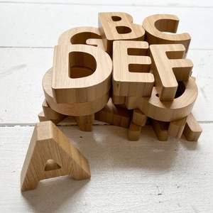 Lettres de l'alphabet en bois décoratives pour la décoration de la chambre des enfants, panneau de nom personnalisé, œuvre d'art créative sur le thème de la crèche - Product Image 2