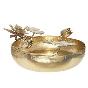 Bol en métal fait main au design traditionnel de fleur de lotus, finition polie, design oriental pour la décoration d'occasions de mariage - Product Image 2